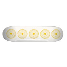 Cupcake amarelo. Bolo congelado Skates