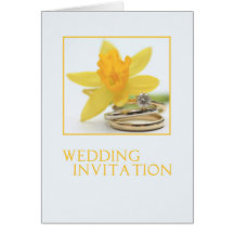 Daffodil e alianças de casamento que wedding o con cartao