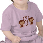 Dois macacos bonitos camiseta