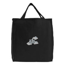 Dragão sonolento bonito nas nuvens bolsas