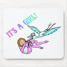 É uma menina (bebê/cegonha) mousepad