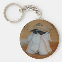 Elefante de toalha com óculos de sol chaveiro