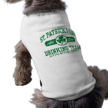 Equipe do bebendo do dia de St Patrick Camisas Para Caes