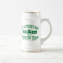 Equipe do bebendo do dia de St Patrick Caneca