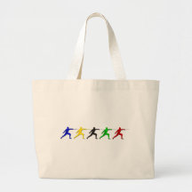 Esgrimistas do Epee que cercam os esportes das mul Bolsas
