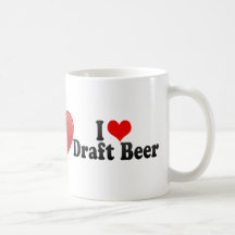 Eu amo a cerveja de esboço caneca