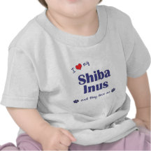 Eu amo meu Shiba Inus (os cães múltiplos) T-shirt