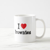 Eu amo o t-shirt do coração das brownies canecas