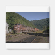 EUA, vale EMD F7A de Lehigh que conduz Alco com tr Imas