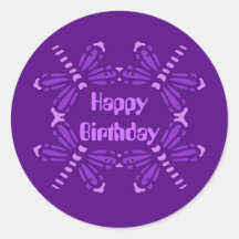 Feliz aniversario, libélulas no roxo & rosa adesivo em formato redondo