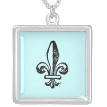 Fleur di lis Colar