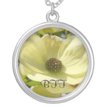 Flores brancas do Dogwood da colar da prata esterl