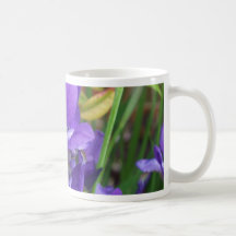 Flores roxas canecas