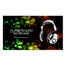 Fones de ouvido do DJ com os cartões de visitas co