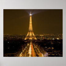 France, Paris. Opinião do Nighttime da torre Eiffe Pôsteres
