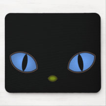 Gato preto com olhos azuis grandes mousepad