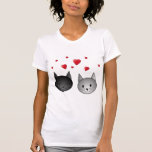 Gatos pretos e cinzentos bonitos, com corações camiseta