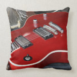 Guitarra vermelha no ampère travesseiros de decoração