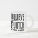 Há uns SQUATCH nestas madeiras! Canecas