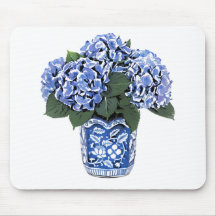 Hydrangeas azuis em um pote cerâmico floral mousepad