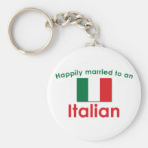 Italiano feliz casado chaveiro