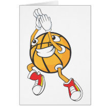 Jogador de basquetebol feliz que faz um tiro cartao