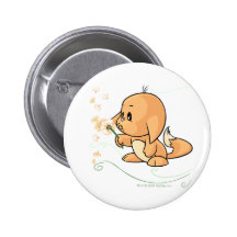Kacheek alaranjado que deseja em um dente-de-leão botons
