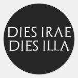 latino de Latein do illa dos dados de Dies Irae Adesivo Em Formato Redondo