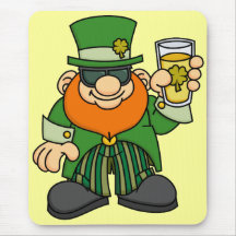 Leprechaun com cerveja Mousepad