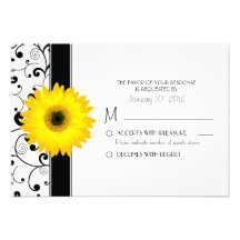 Margarida amarela do Gerbera com design preto RSVP Convite