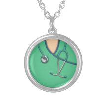 Médico verde esfrega colar personalizado