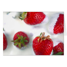 Morangos e cartão de creme