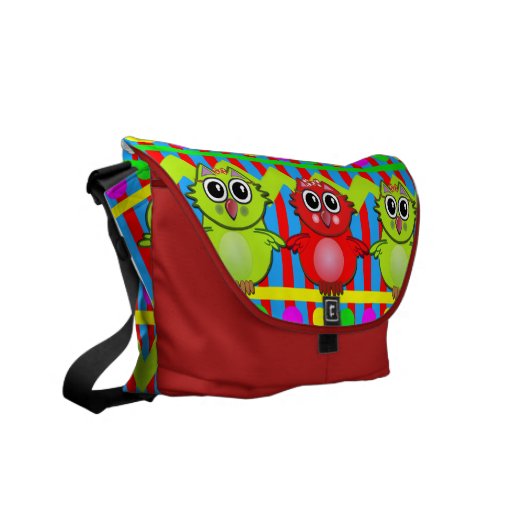 Na moda bonito, a bolsa mensageiro com padrões e c