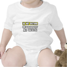 Não perturbe… o gerente no trabalho camiseta