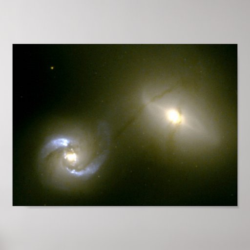 NASA - Galáxias de colisão NGC1410 e NGC1409 Pôsteres