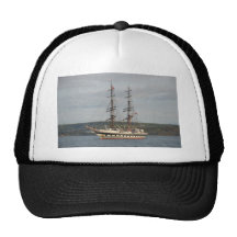 Navio alto Stavros S Niarchos. Bonés