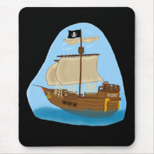 Navio de pirata com bandeira mouse pad
