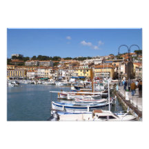 No porto na vila de Cassis. Pesca e Foto Artes