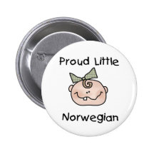 Norueguês pequeno orgulhoso do bebé botons