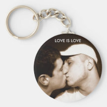 O amor é chaveiro do amor