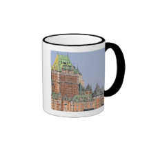 O castelo Frontenac em Cidade de Quebec, Canadá Caneca