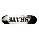 O conselho pintado pulverizador do skate
