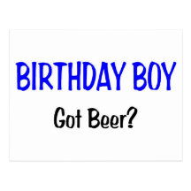 O menino do aniversário obteve o azul da cerveja cartao postal