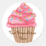 O país das maravilhas polvilha o cupcake adesivo redondo
