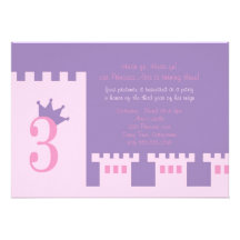 O partido de aniversário de 3 anos da princesa con convite personalizado