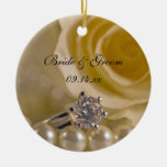 O rosa branco e as pérolas querem-no sejam minha d enfeite de natal