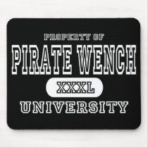 Obscuridade da universidade da rapariga do pirata