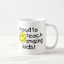 Orgulhoso ensinar miúdos surpreendentes (smiley) caneca