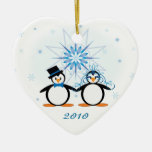 Ornamento customizável dos pinguins do casamento n