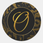 Ouro do monograma O e selo preto do casamento tema Adesivos Em Formato Redondos